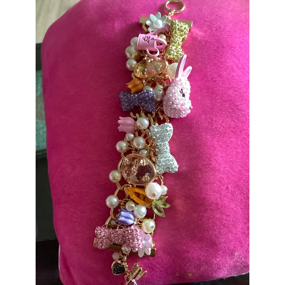 New with tag bracelet lovely rabbit retail price 148 - Picture 4 of 6